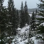 Villa Freeman-4b двоповерховий з кухнею, альтанкою, грилем 6місний *