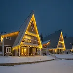 Freeman-4b двоповерховий з кухнею, альтанкою, грилем 6місний