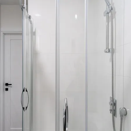 Freeman-4b - двоповерховий у з альтанкою та грилем для 6 гостей Вилла *