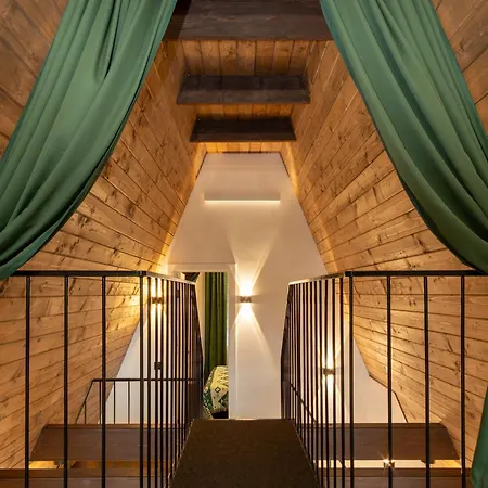 Вилла Freeman-4b - двоповерховий у з альтанкою та грилем для 6 гостей