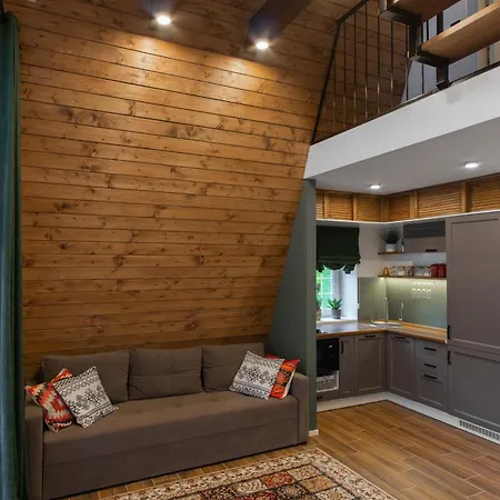 Freeman-4b - двоповерховий у з альтанкою та грилем для 6 гостей Буковель