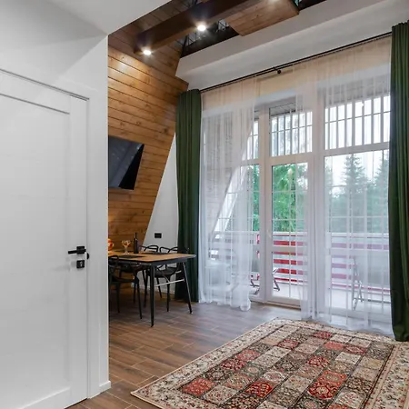 Freeman-4b - двоповерховий у з альтанкою та грилем для 6 гостей Villa Bukovel