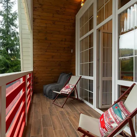 Freeman-4b - двоповерховий у з альтанкою та грилем для 6 гостей Bukovel