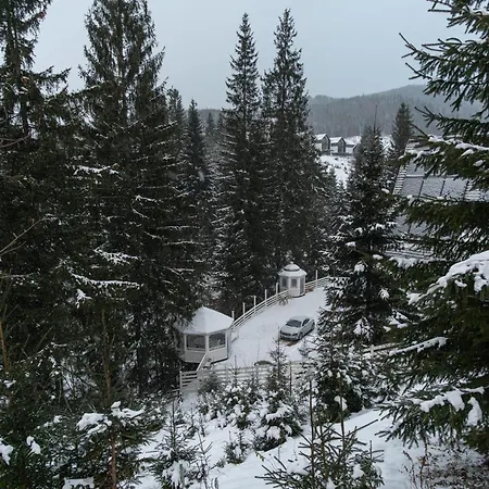 Villa Freeman-4b - двоповерховий у з альтанкою та грилем для 6 гостей *