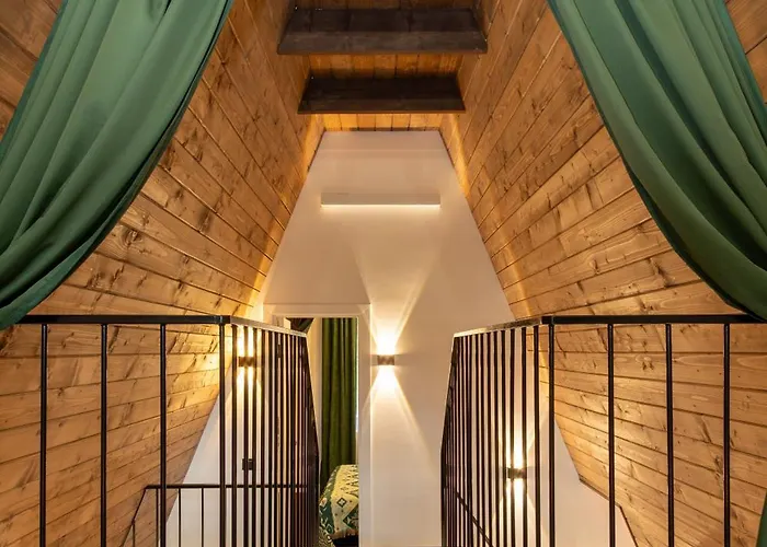 Villa Freeman-4b двоповерховий з кухнею, альтанкою, грилем 6місний