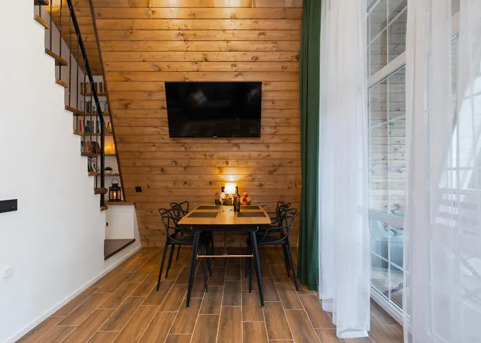 Freeman-4b двоповерховий з кухнею, альтанкою, грилем 6місний * Bukovel