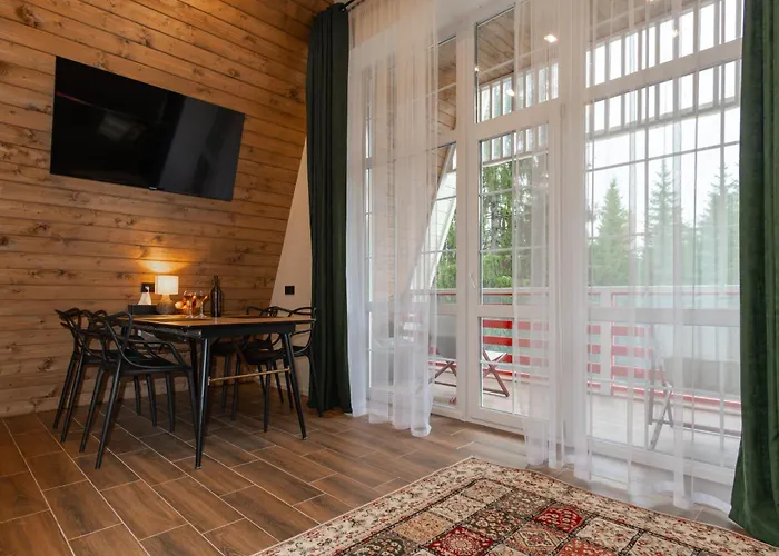 Villa Freeman-4b двоповерховий з кухнею, альтанкою, грилем 6місний Bukovel